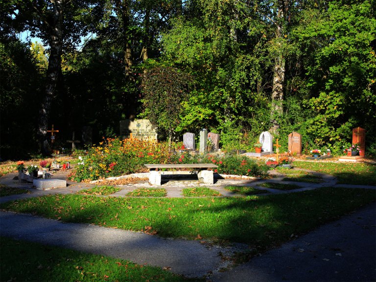 Grossansicht in neuem Fenster: Friedhof Althegnenberg (002)