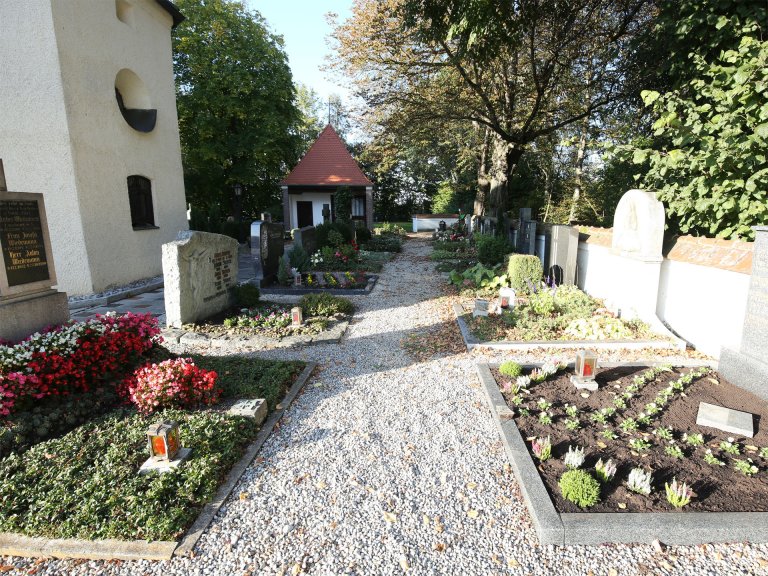 Grossansicht in neuem Fenster: Friedhof Hörbach (001)