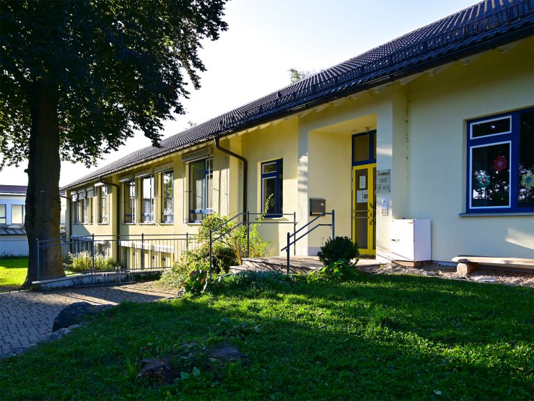 Grossansicht in neuem Fenster: Grundschule Hattenhofen (005)